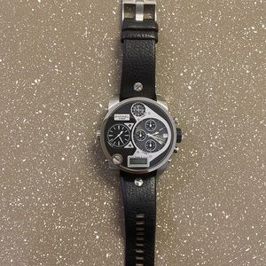 Diesel DZ 7125 watch